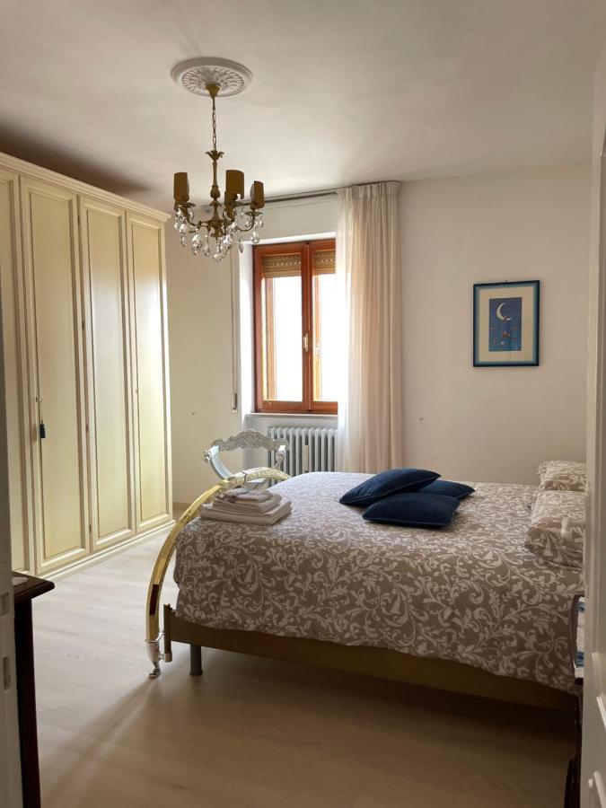 La Signora Dei Fiori Apartment Gubbio Luaran gambar