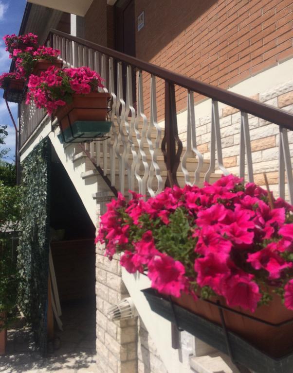 La Signora Dei Fiori Apartment Gubbio Luaran gambar