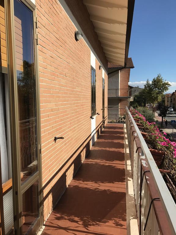 La Signora Dei Fiori Apartment Gubbio Luaran gambar